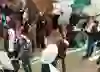 Foto van de ruimte met mensen aanwezig op de inloopbijeenkomst van 10 maart